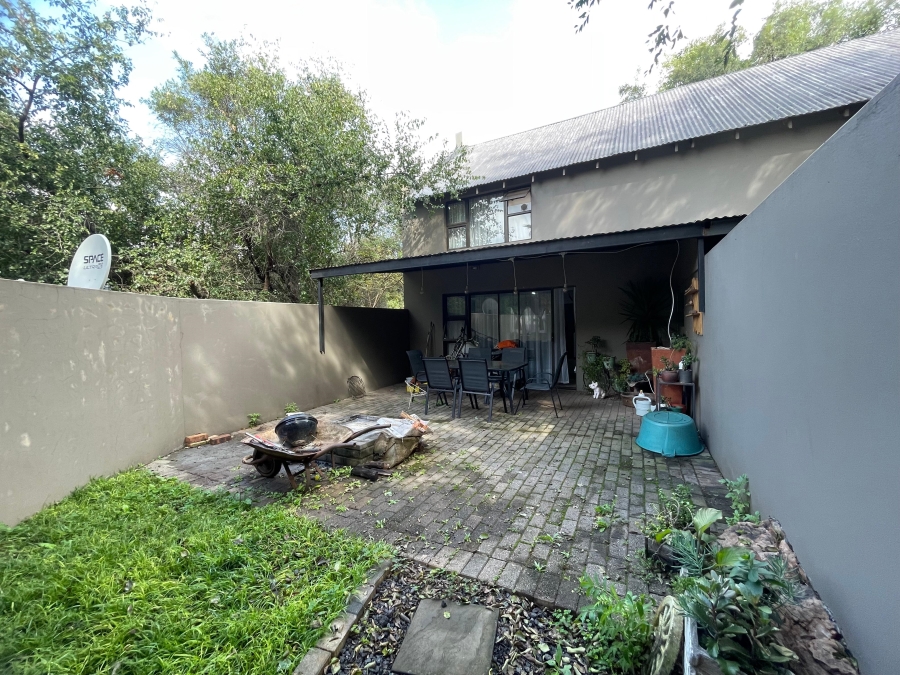 To Let 2 Bedroom Property for Rent in Melodie North West